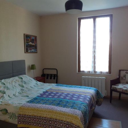 Gite 32 Rue Du Huit Mai Freneuse  Exteriör bild