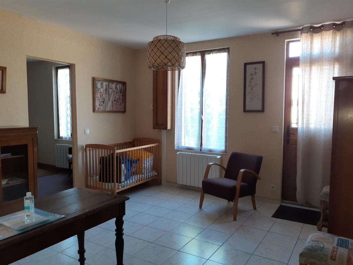 Gite 32 Rue Du Huit Mai Freneuse  Exteriör bild